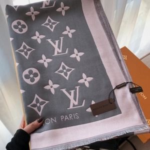 LV Scarf